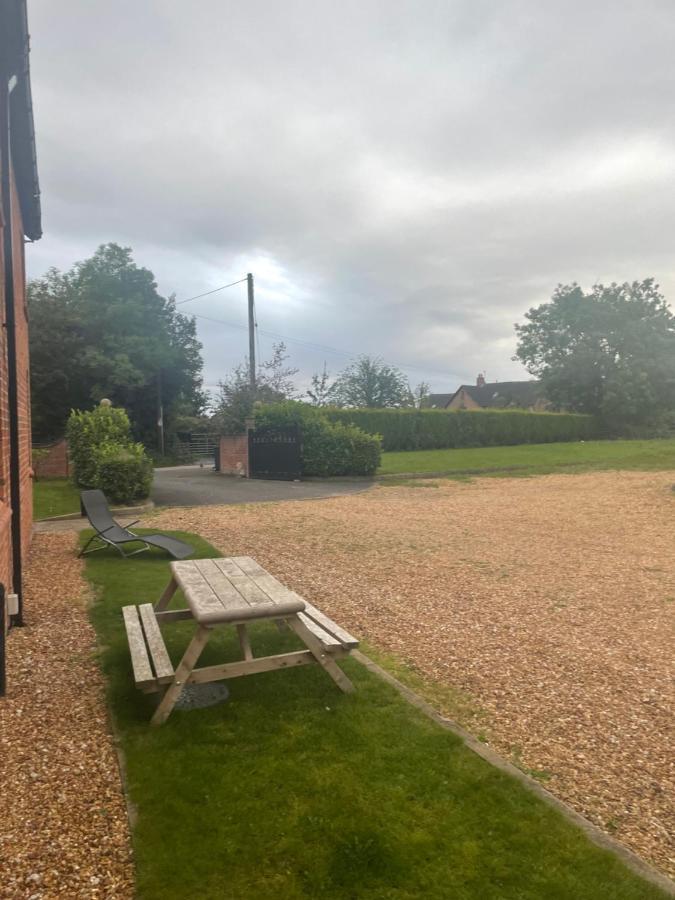 Dairy Farm Hostal Crewe Exterior foto